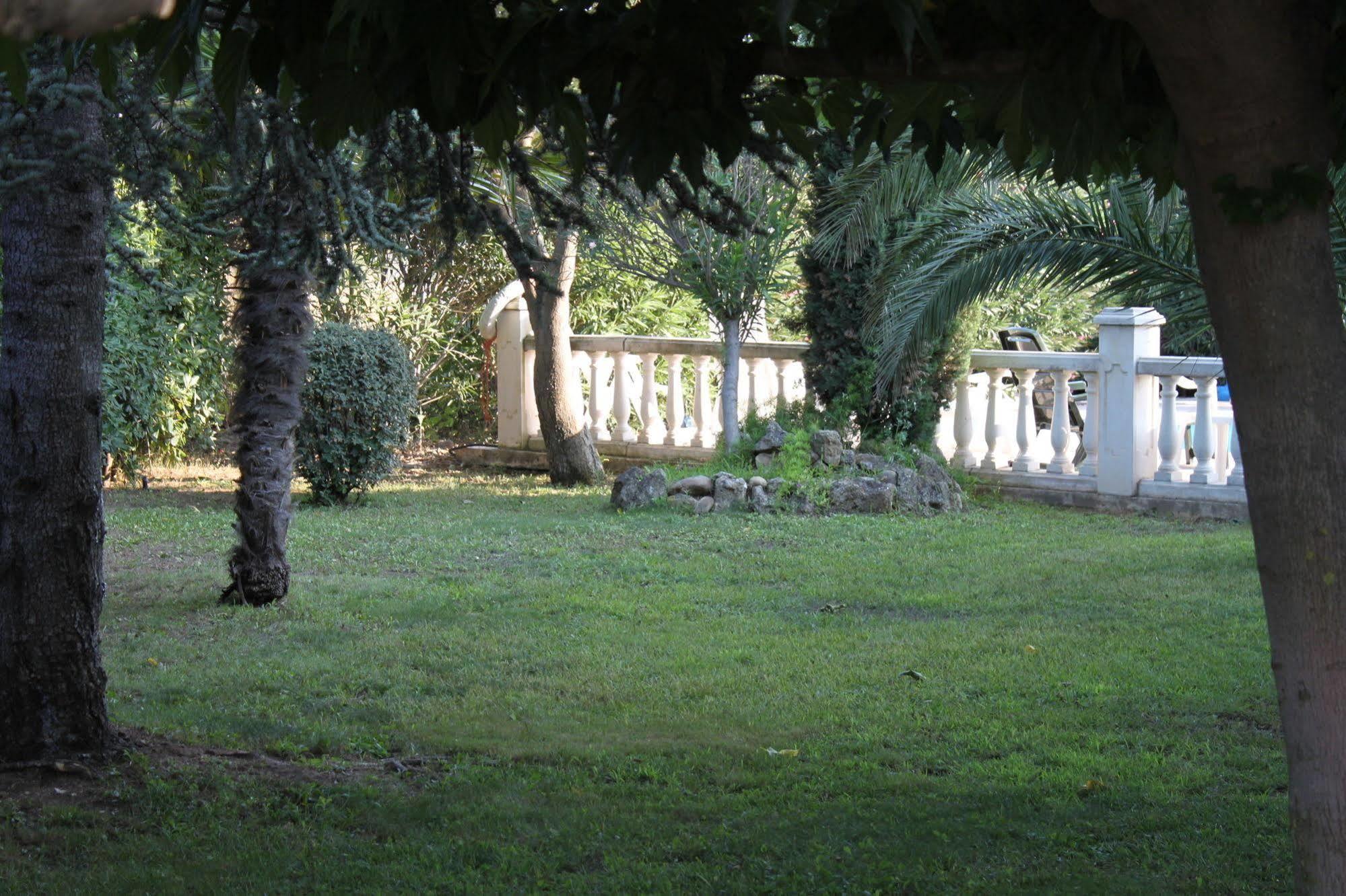 Hotel Du Soleil Bleu Istres Kültér fotó